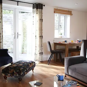 Burgess Yard 2-bedroom Cottage, Holiday home Bath